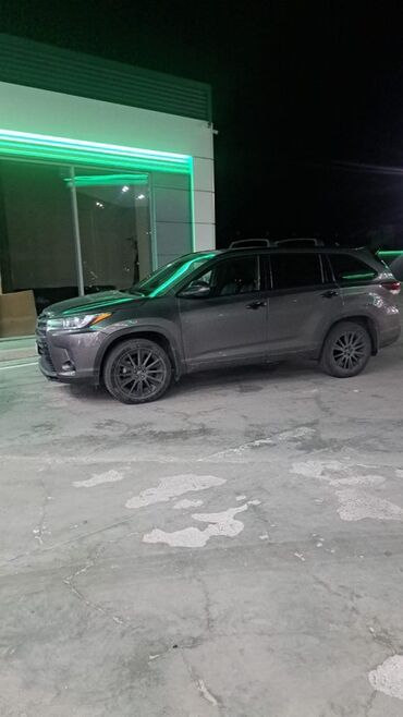 авто легковой: Toyota Highlander: 2019 г., 3.5 л, Кроссовер