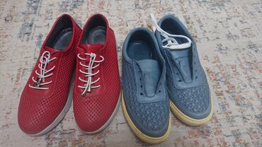 обувь подросковый: Макасины б/у кожаные 36 размер (Турция "терган") 1300 сом за обе пары