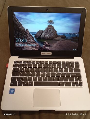 fujitsu laptop computers: 8 GB, 12 "