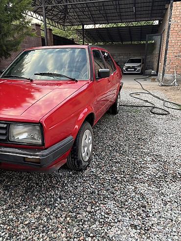 краска на авто: Volkswagen Jetta: 1987 г., Седан — 4