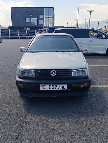 купить вакуум: Volkswagen Vento: 1994 г., Механика, Седан — 1