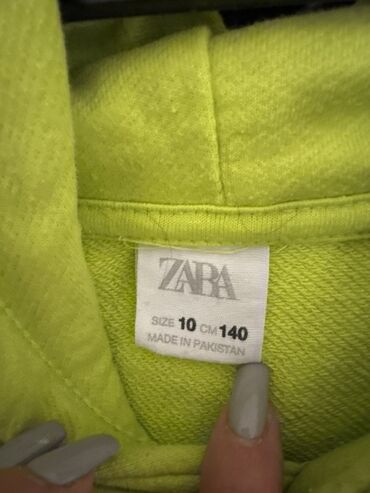детские футболки однотонные: Uşaq üçün kapüşonlu svitşot - Brend: Zara - Ölçü: 10 yaş / 140 sm