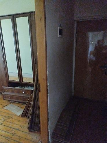 Mənzillər: 3 otaqlı mənzil – günəşli, ayrı-ayrı otaqlar, taxta döşəməbalkon — 4