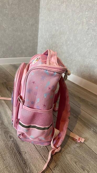 hello kitty: Детский рюкзак в идеальном состоянии, почти новая. Носили пару раз — 2