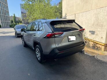 срочно срочно продаю машина: Toyota RAV4: 2020 г., 2.5 л, Автоматтык, Бензин, Кроссовер