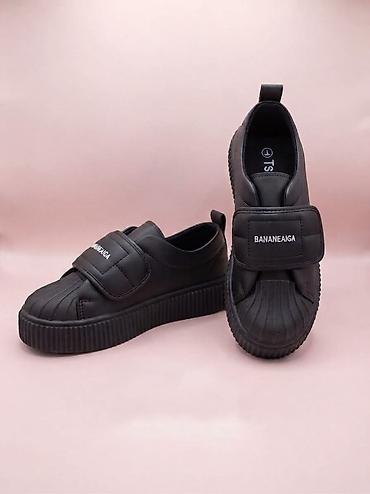 via spiga boots: Crne unisex patike sa platformom i čičak-trakom. Gornjište od mat — 1