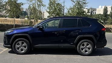 byd e2 2024: Toyota RAV4: 2022 г., 2.5 л, Автомат, Гибрид, Кроссовер — 4