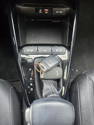 Продажа авто: Kia Stonic: 2019 г., 1 л, Автомат, Бензин, Кроссовер — 10