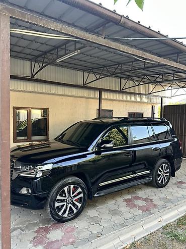 Продажа авто: Toyota Land Cruiser: 2017 г., 4.6 л, Автомат, Бензин, Внедорожник — 6