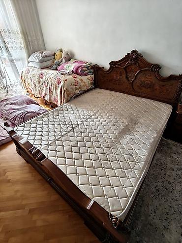 matras 2 neferlik: 190×160 sm ölçülü 2 nəfərlik matras. Vəziyyəti şəkildə göründüyü — 1