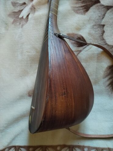 Saz: Saz – əl işidir, klassik uzun saplı Azərbaycan-türk xalq çalğı aləti — 1