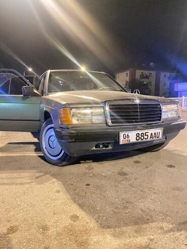 титановые диски дордой: Седан Mercedes-Benz 190E с характерным дизайном кузова, включающим