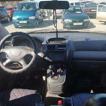 два авто: Mitsubishi Space Wagon: 1999 г., 2.4 л, Механика, Бензин, Минивэн — 3