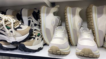 Ayaqqabılar: Məhsul: Kişi və qadın ayaqqabıları – gündəlik və stil kombinasiyası — 16