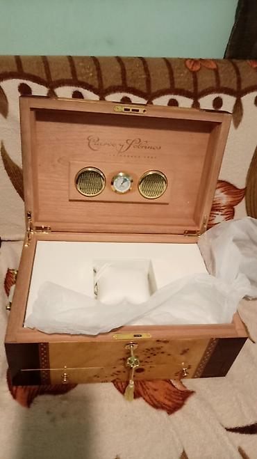 Сундуки: Cuervo y Sobrinos lüks ağac humidor/şkaf-kutu - Material: yüksək — 2