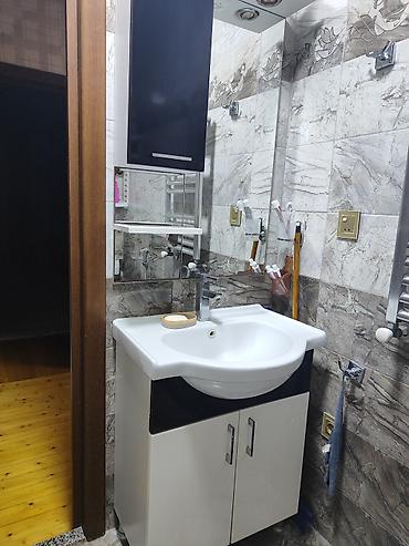 Hamam dolabları: Hamam üçün lavabolu dolab dəsti — 1