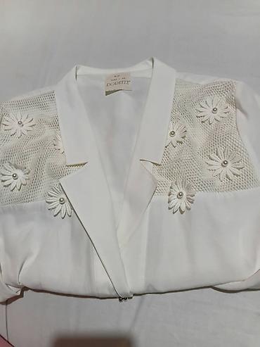 Bluze: Ženska košulja/bluza Dorette – bela - Model: kratki rukavi, rever — 2