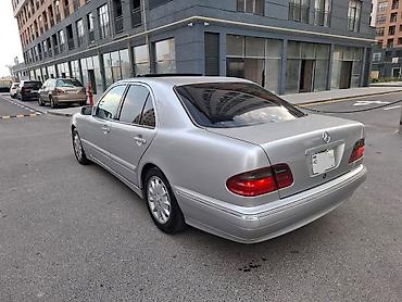 mercedes spacer: Mercedes-Benz E-Class (W210) sedan – gümüşü rəng, 4 qapı, klassik — 6