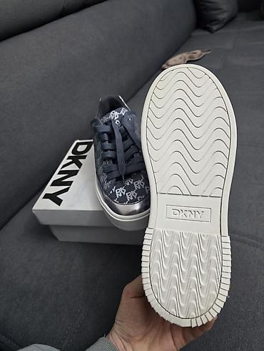 tech flecee: Кроссовки, 41.5, 42, DKNY, Новый — 4