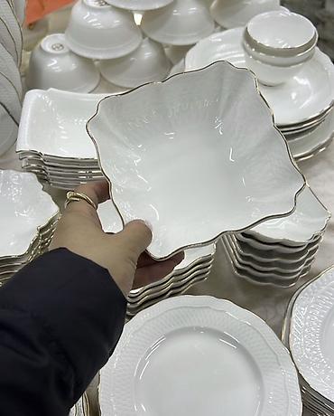 Наборы посуды: Белоснежный столовый сервиз из тонкого фарфора с рельефным узором и — 8