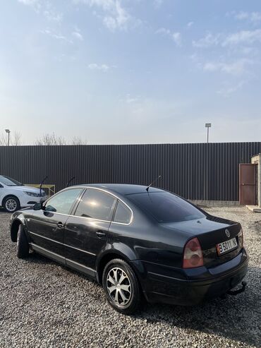 Volkswagen: Volkswagen Passat: 2002 г., 1.6 л, Механика, Бензин, Седан