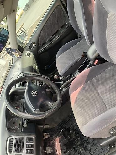 ош авто базар: Toyota Avensis: 2001 г., 2 л, Кол менен иштөөчү, Бензин, Седан — 8