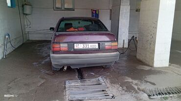 дом на обмен: Volkswagen Passat: 1990 г., 1.8 л, Механика, Бензин, Седан
