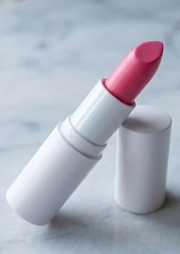 Ruž za usne – nijansa svetlo roze - Kremasta tekstura koja klizi po na lalafo.rs Ruž za usne – nijansa svetlo roze - Kremasta tekstura koja klizi po