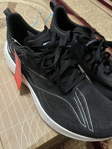 бүт кийимдер: Оригинал li ning срочно сатылат 42 размер өз базасында эле размер тура — 1