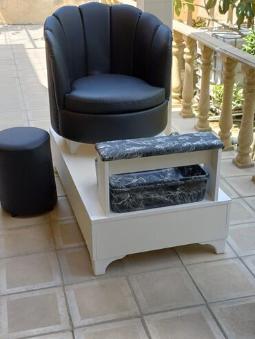 Salon, tibbi mebel dəsti: Gözəllik salonu üçün mebel dəsti Tərkib: - Saç yuma stolu: qara — 15