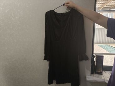 Другая женская одежда: Распродажа! Короткие платья - юбки- 2 вечерних платья черная-