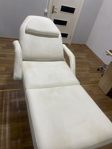 Biznes üçün program təminatı: Kuşetka+kreslo+əşyalar yiğmaq üçün polka 
hamısı birlikdə 330m
bayil