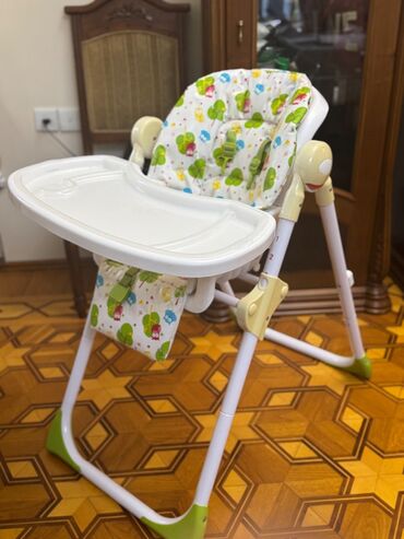 uşaq oturacagi: Yemek masasi usaq ucun, ideal veziyyetdedir. Satilir. Whats appla