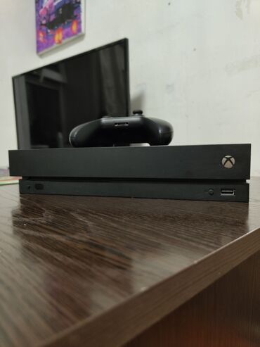 комплект компьютера полный: Продаю Microsoft Xbox One X (черный) с беспроводным геймпадом