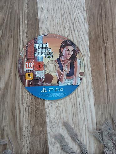 play 3: Məhsul: Grand Theft Auto V – Premium Edition (PS4, Blu‑ray Disc) — 4