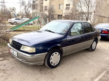 Opel: Opel Vectra: 1992 г., 1.8 л, Механика, Бензин, Седан