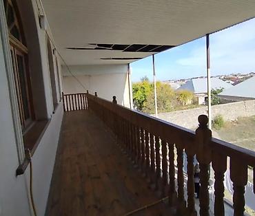 Həyət evləri və villaların satışı: Möhtesem mezereli cox gozel bir ev satisa cixdi Havasi Görünüsü insana — 7