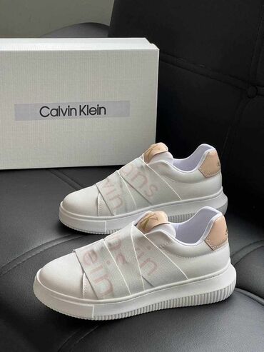 Women's Sneakers and athletic shoes: Calvin Klein, 38 — 6