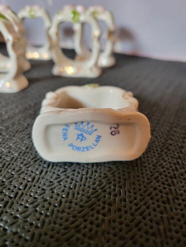 Kuhinjski setovi: Drzaci za salvete novi iz 70ih god.Nemacka Fena porcelan. Drzaci novi na lalafo.rs — 9 Kuhinjski setovi: Drzaci za salvete novi iz 70ih god.Nemacka Fena porcelan. Drzaci novi — 9