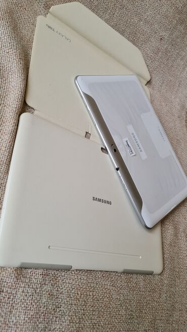 Tableti: Tablet samsung kao nov ima jos folije na sebi samo proban.veliki 10.1 — 7