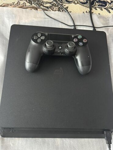 işlənmiş hard disk: Sony PlayStation 4 Slim oyun konsolu - Rəng: qara 1 tb yaddas 1 ildi