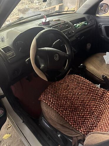 mercedes benz smart: Skoda Fabia: 2002 г., 1.9 л, Механика, Бензин, Хэтчбэк — 4