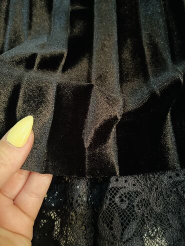 Ətəklər: Maksi Ətək, Stradivarius, Velür, M, L — 11