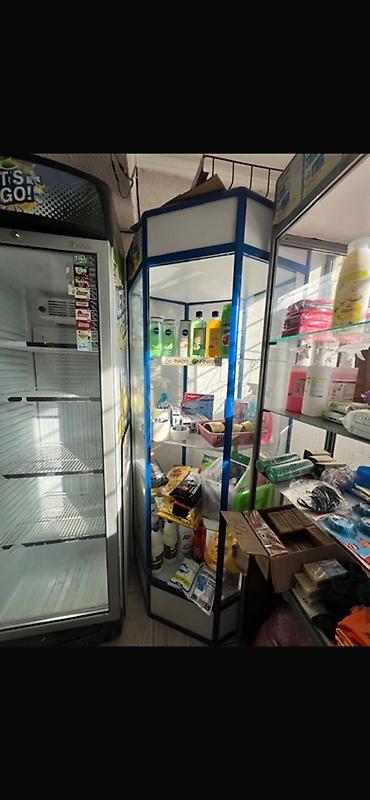 кинижный полка: Торговое оборудование для магазина - Холодильный шкаф-витрина со — 4