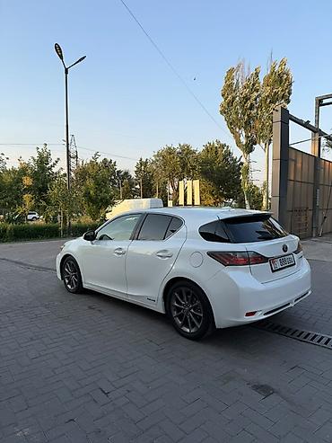 Lexus: Lexus CT: 2012 г., 1.8 л, Автомат, Гибрид, Хэтчбэк — 3