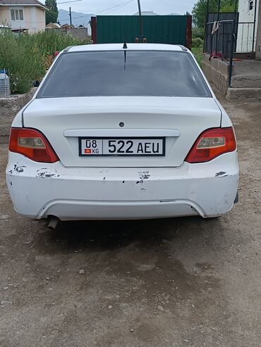 галовка 1 8: Daewoo Nexia: 2010 г., 1.6 л, Механика, Бензин, Седан