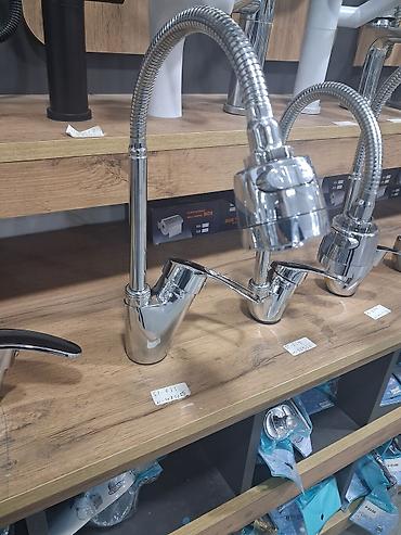 Mətbəx üçün çevik borulu qarışdırıcı kran - Material: xrom örtüklü