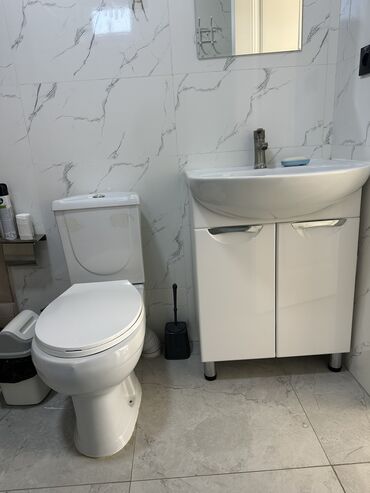 Посуточная аренда комнат: Комната с несколькими спальными местами и базовой меблировкой — 10