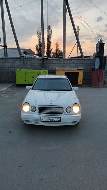 мерседес 100000: Mercedes-Benz A 210: 1996 г., 2.4 л, Автомат, Бензин, Седан