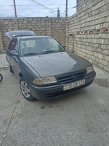 Opel: Opel Astra F hatchback Xüsusiyyətlər: - Korpus: 5 qapılı hatchback - — 4